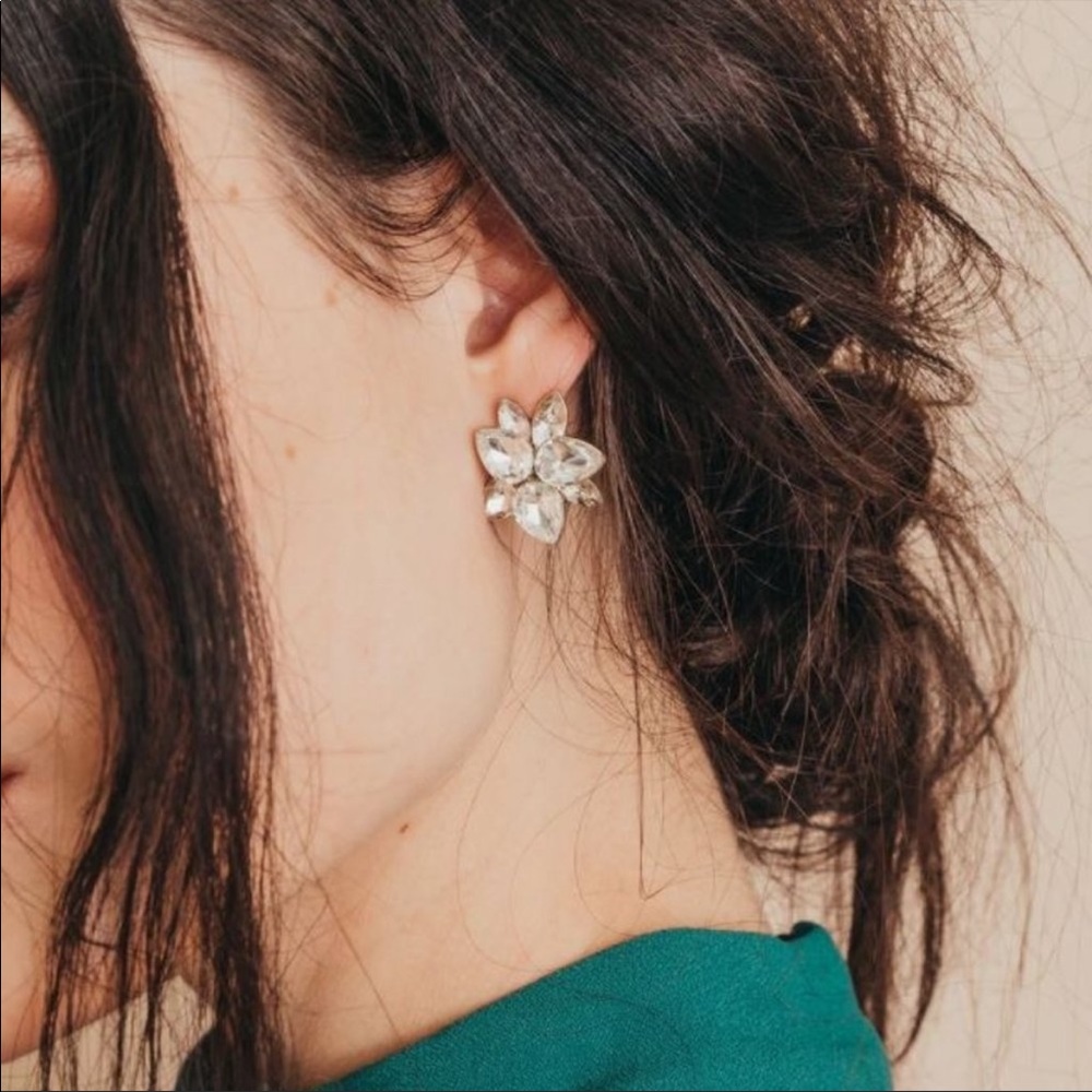 Olive + Piper Versailles stud earrings